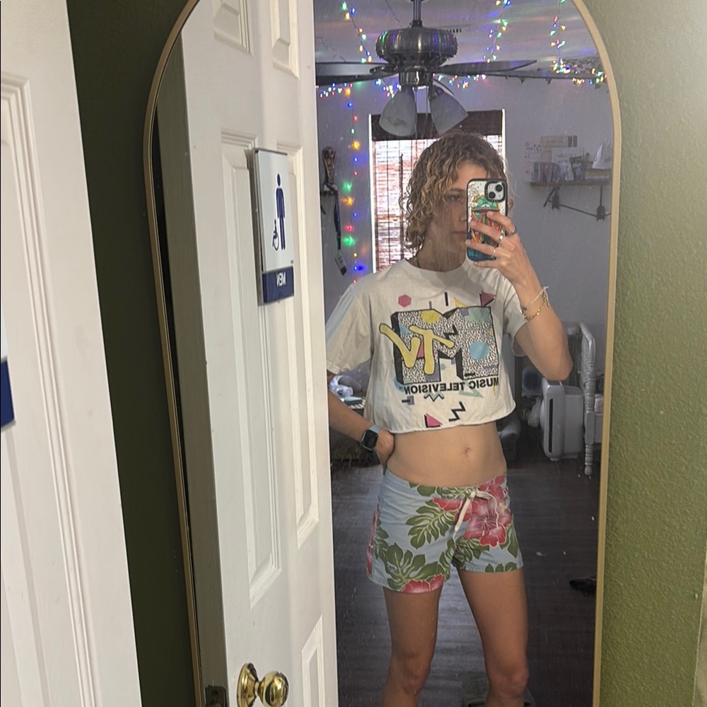 MTV Graphic Crop Top